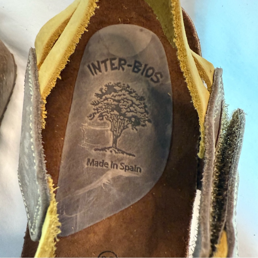 Women’s Multi-Striped Suede Comfort Sandals - Multi - Picture 3 of 8